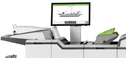 실내, 앉아있는, 방, 테이블이(가) 표시된 사진자동 생성된 설명