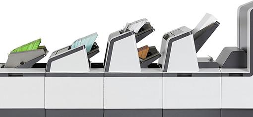 실내, 하얀색, 앉아있는, 방이(가) 표시된 사진자동 생성된 설명