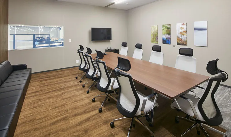 UCHIDA SELLEZZA CHAIR