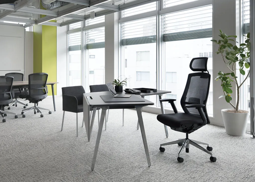 UCHIDA SELLEZZA CHAIR